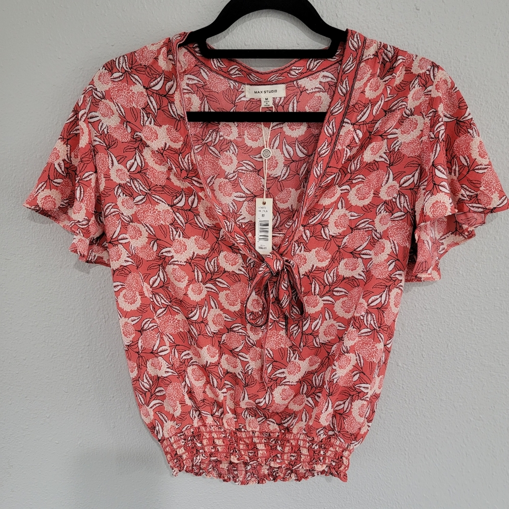 Women's Max Studio flutter sleeve blouse size medium